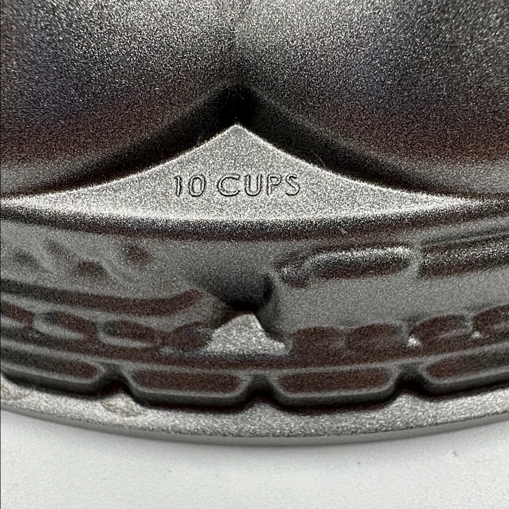NORDIC WARE Holiday Tree Bundt Pan. Vintage